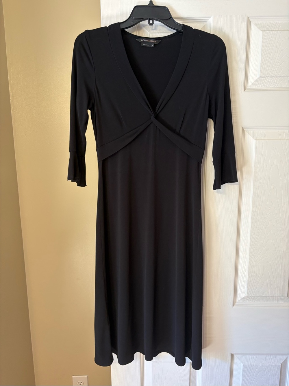 BCBGMaxAzria Black Twist-Front V-Neck Midi Dress with Three-Quarter Sleeves
